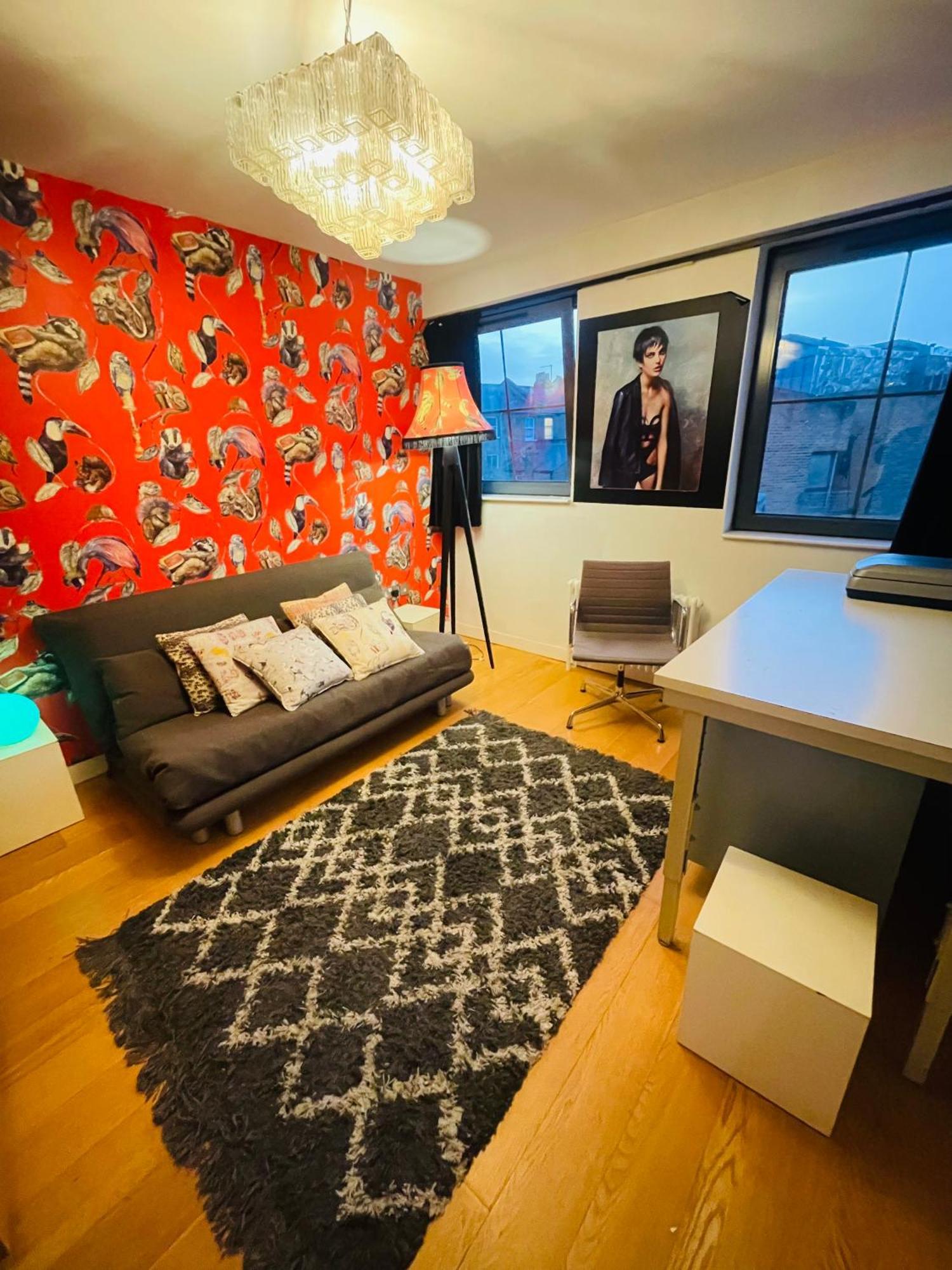 Lovely Loft Style Flat In N16 Londra
